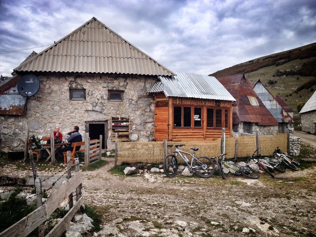 Lukomir cafe
