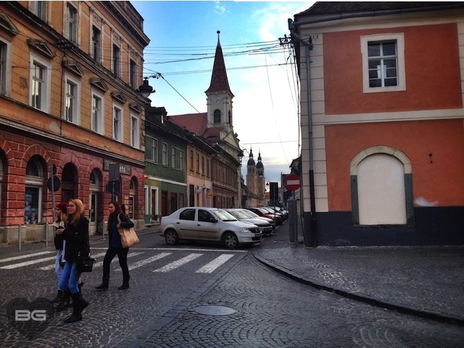 Colorful street near Piata Huet Sibiu, Romania Transylvania © The Blonde Gypsy