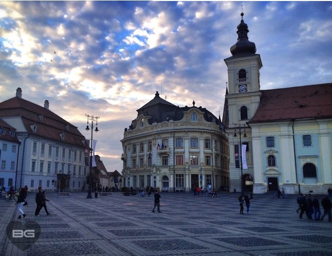 Piata Mare and Brukenthal Museum Sibiu, Romania Transylvania © The Blonde Gypsy