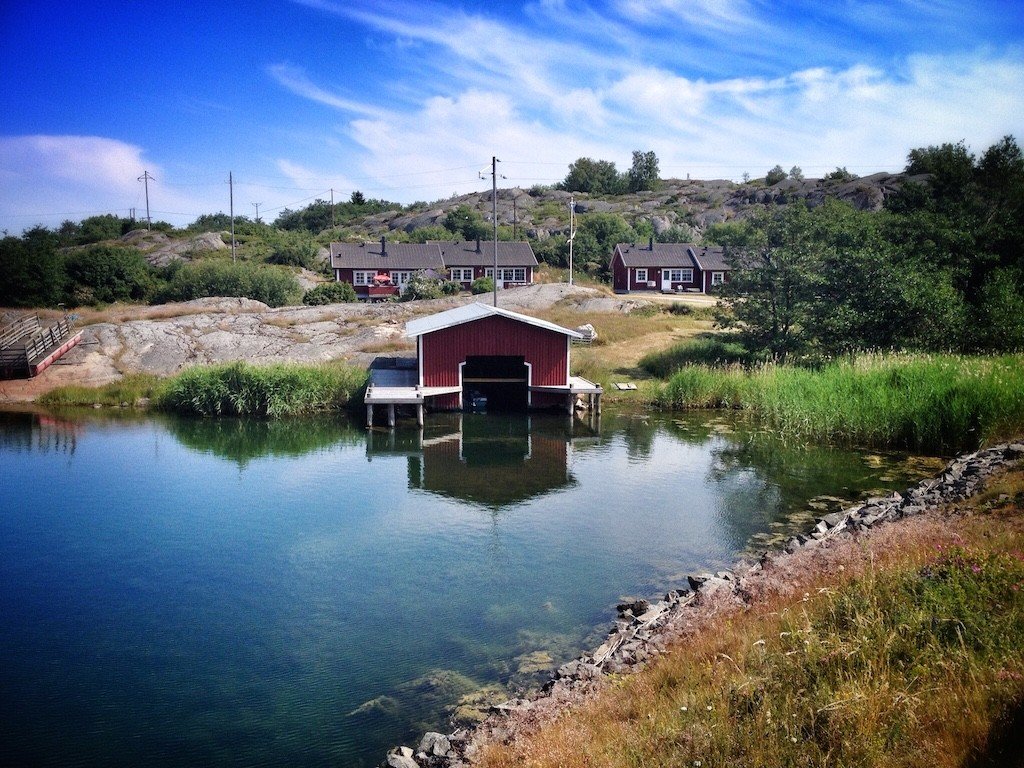 Summer Vibes from Finland's Archipelago: Nagu, Kökar & Mariehamn 27 Boathouses in Kökar, Finland © The Blonde Gypsy
