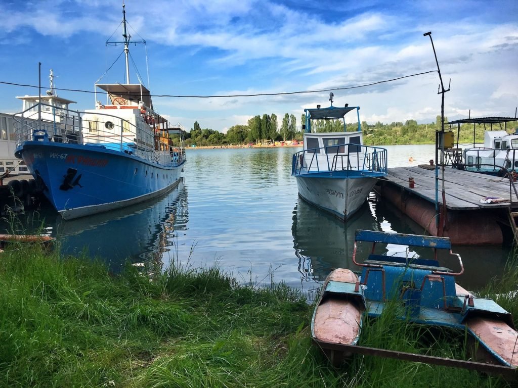 Cruise from Karakol on Issyk Kul in Kyrgyzstan © larissa olenicoff
