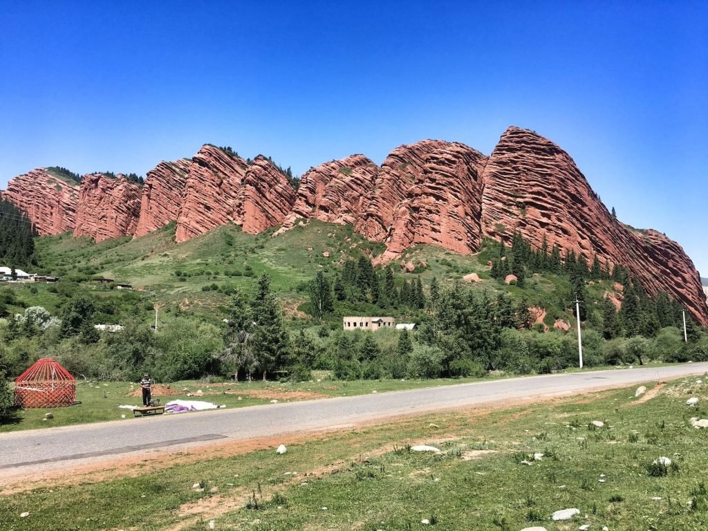 Underwhelming Jeti Oguz on Issyk Kul in Kyrgyzstan © larissa olenicoff